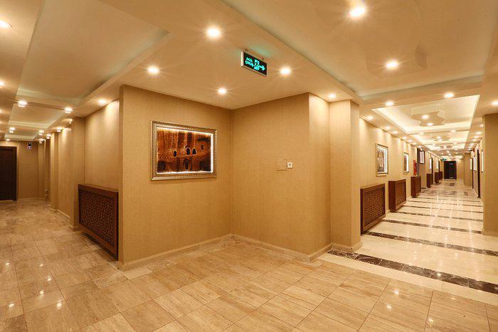 Azd House Hotel