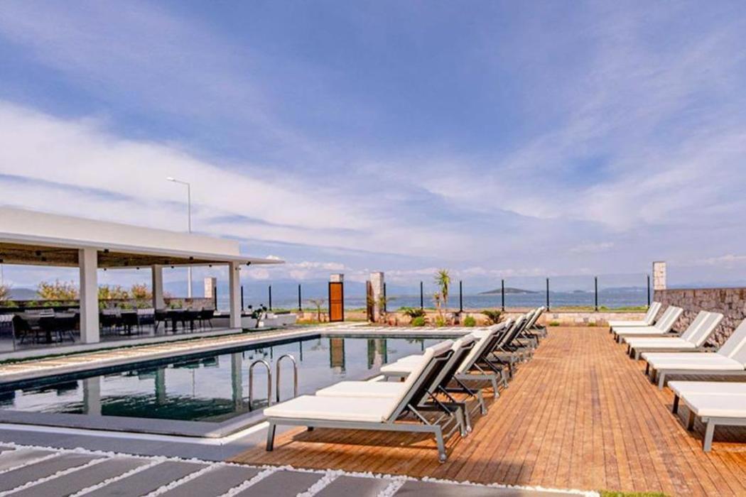 Leone Cunda Edition Otel +12