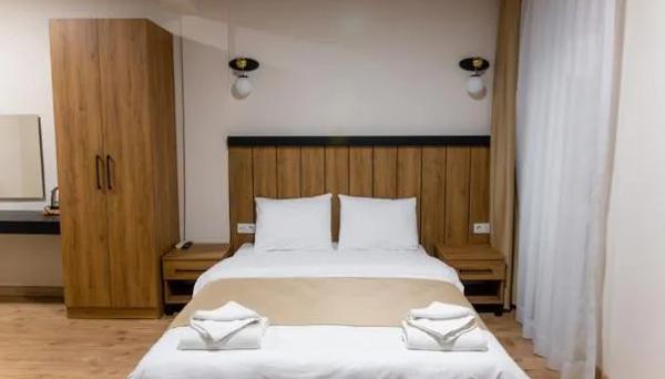 La Pera Suites