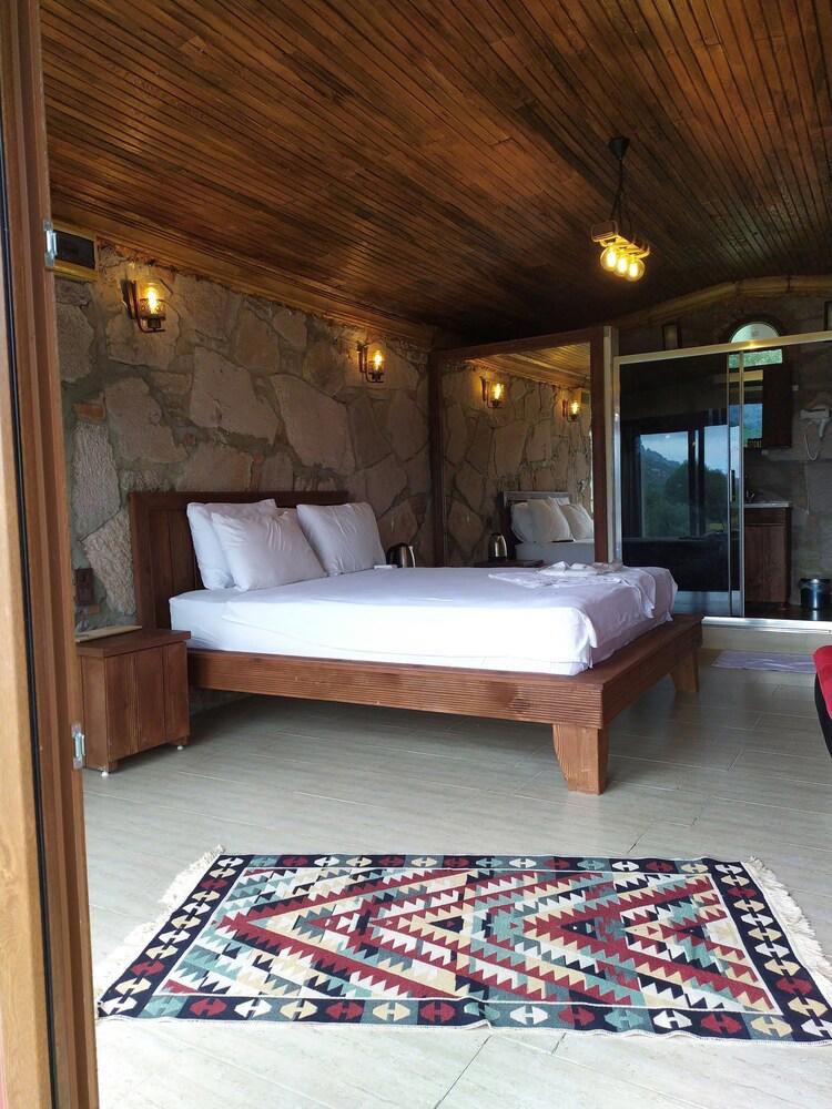 Şelale Stone House Boutique Hotel