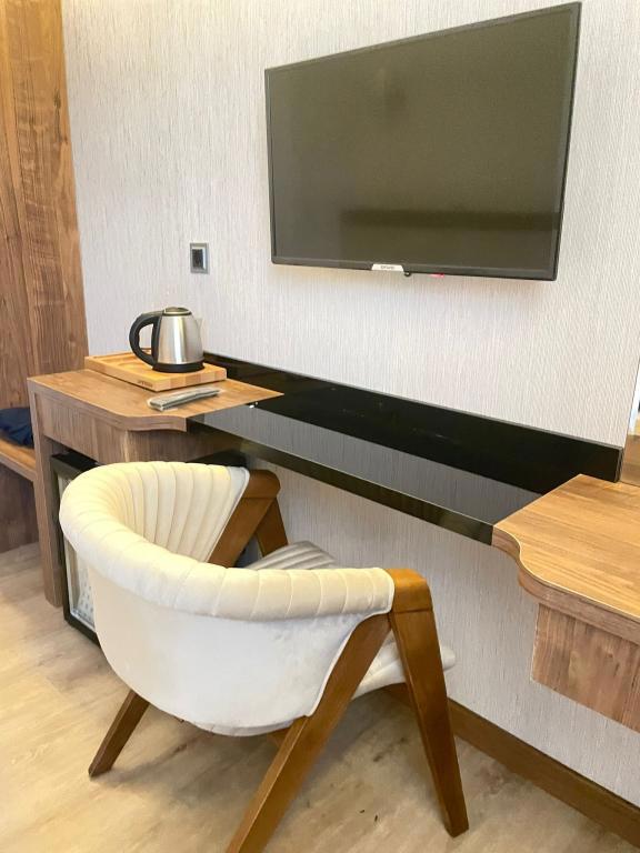 Operla Airport Hotels Trademark Collection by Wyndham