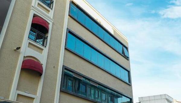Homey Airport Hotel