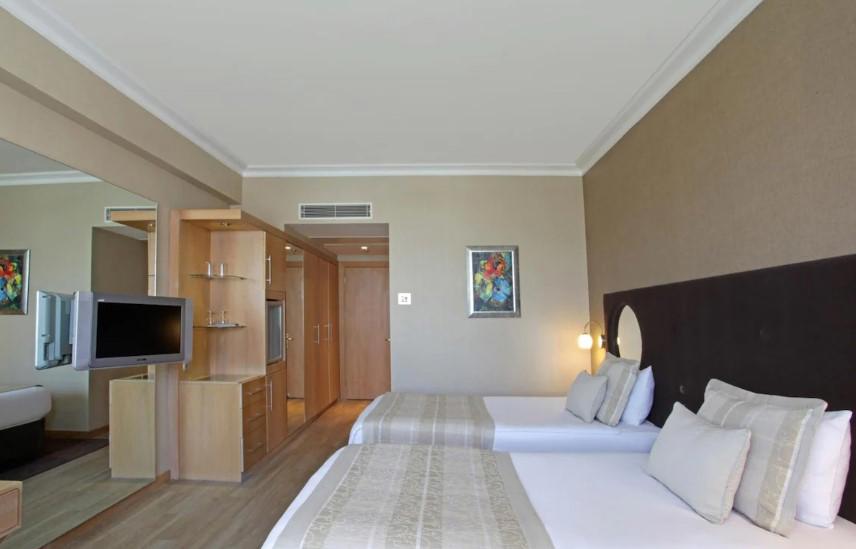 Wow Airport Hotel