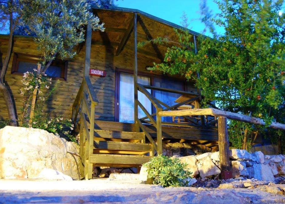 Nuri's Beach Bungalow