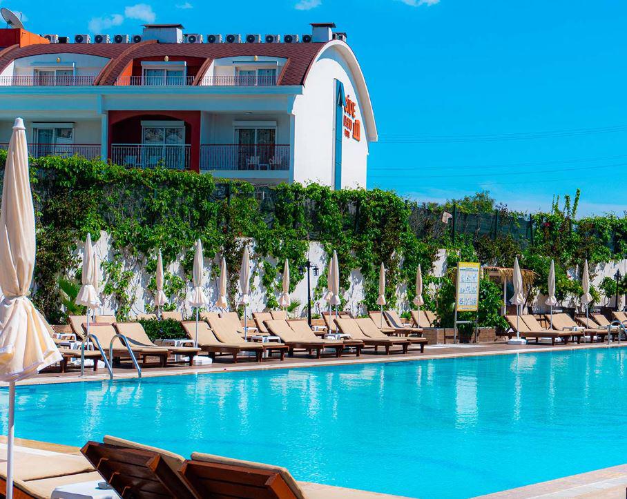 Side Legend Hotel