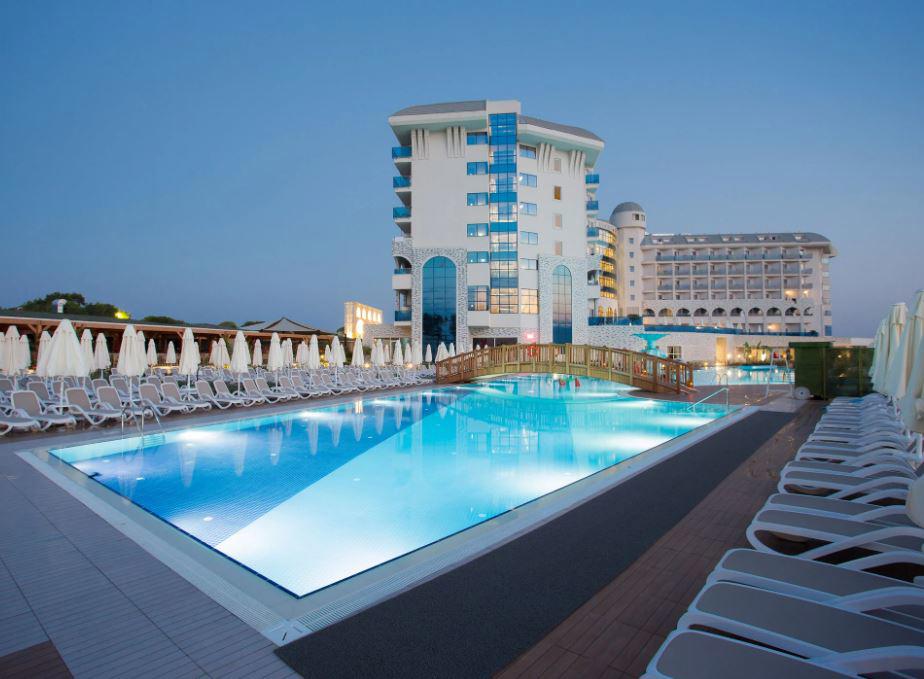 Water Side Resort & Spa