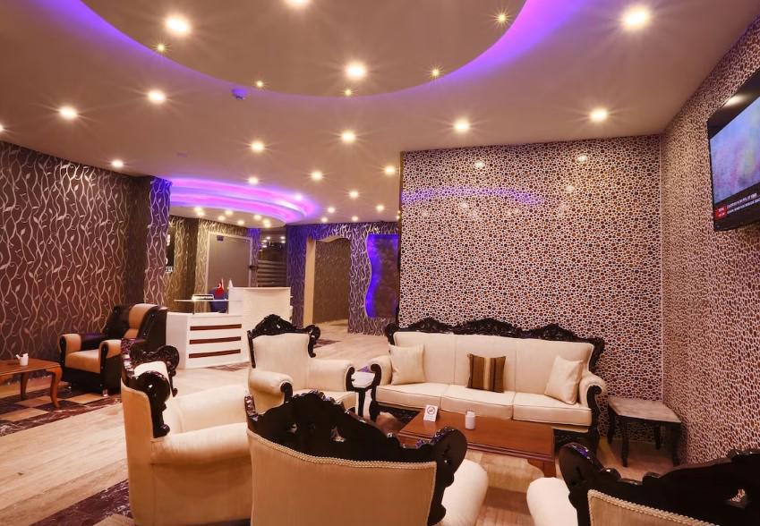 Azd House Hotel