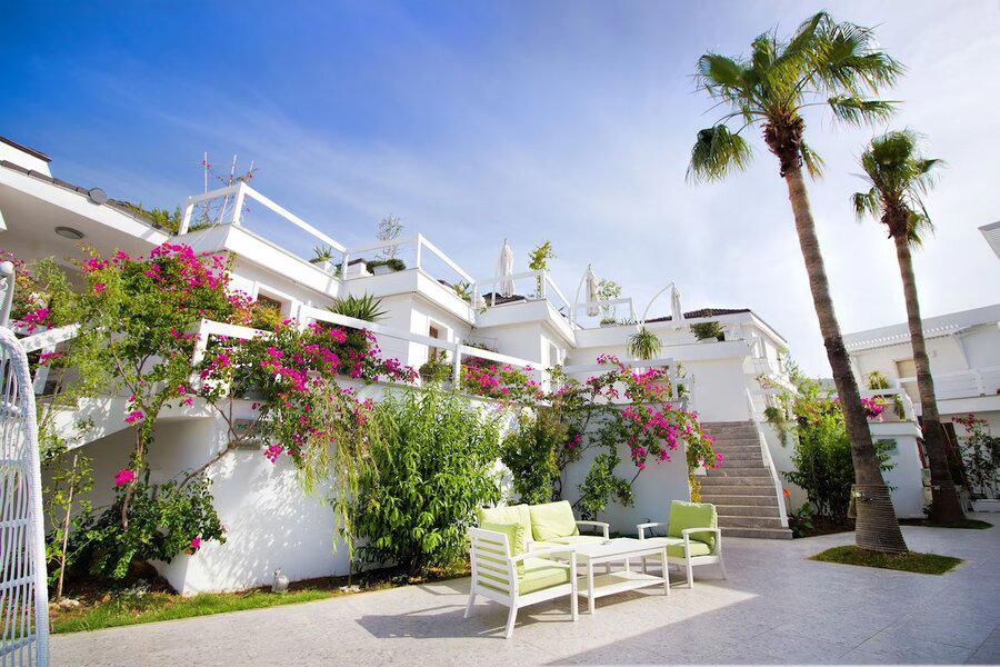 Big Poseidon Boutique Hotel Villas