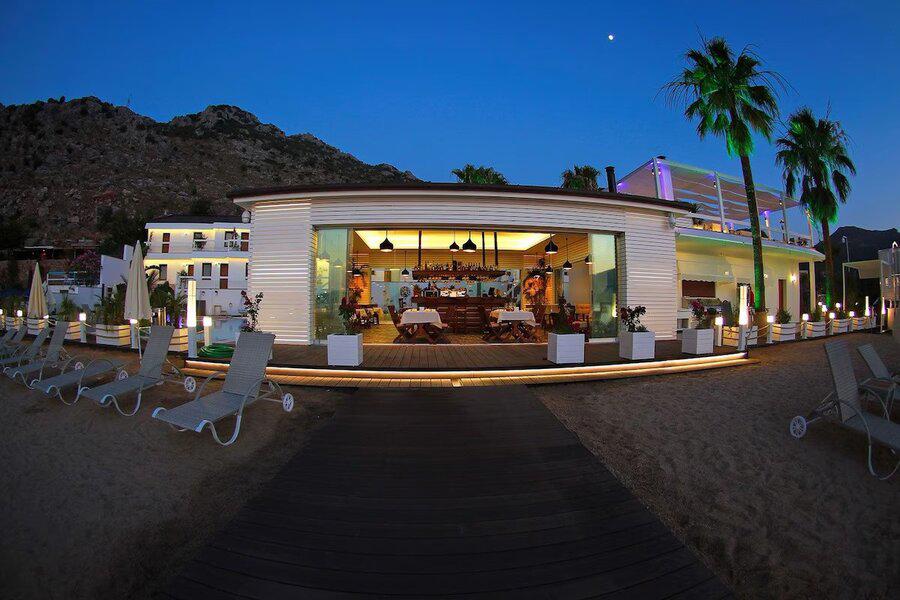 Big Poseidon Boutique Hotel Villas