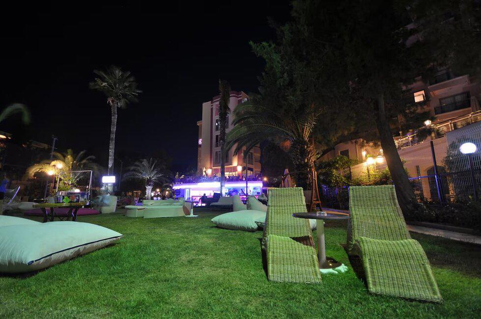 Dora Beach Hotel