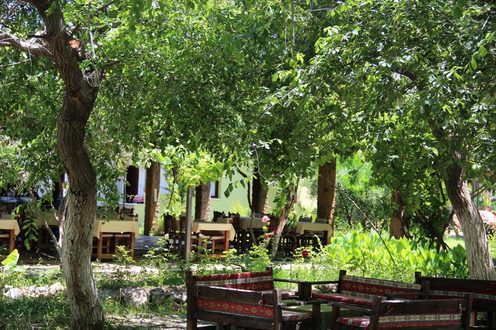 Riverside Hotel