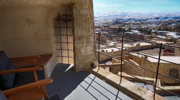 1811 Cave Hotel