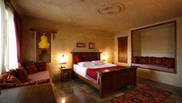 1811 Cave Hotel