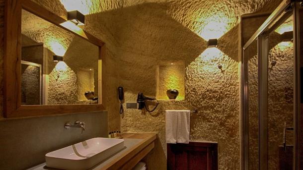 1811 Cave Hotel