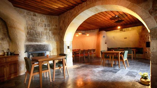 1811 Cave Hotel