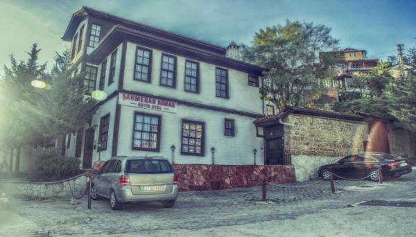 Toprakçılar Konağı