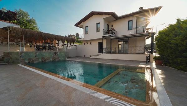 Cunda House Küçük Otel