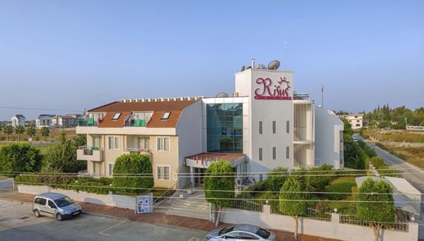 Risus Hotel Side