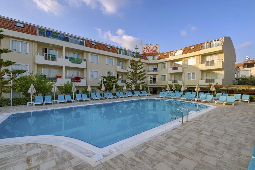 Risus Hotel Side