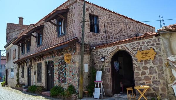 Neziş'in Konağı