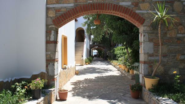 Toloman Hotel & Apartments