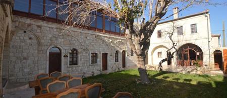Under Cave Hotel