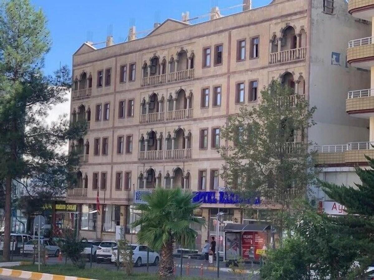Taş Saray Bardakçı Hotel