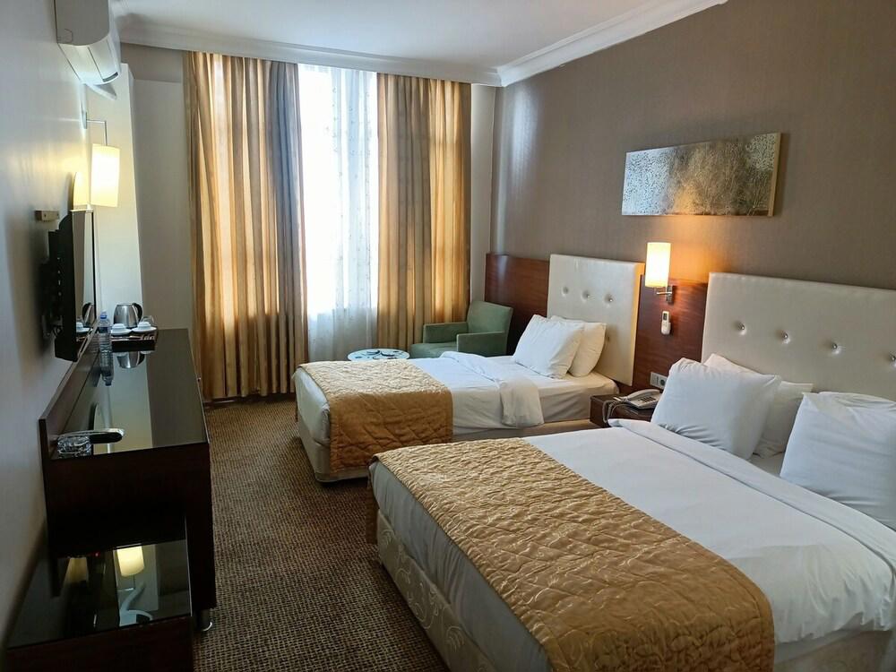Avsar Hotel