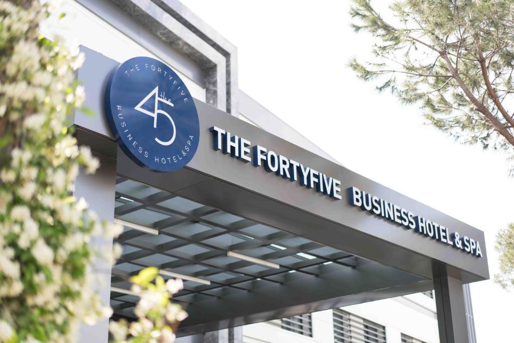 The 45 Business Hotel & Spa