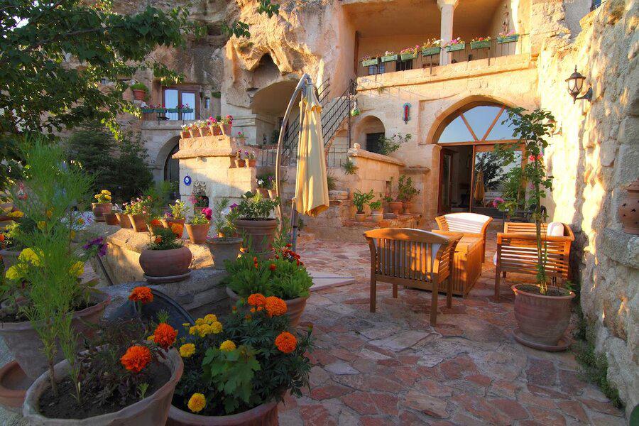 4 Oda Cave House