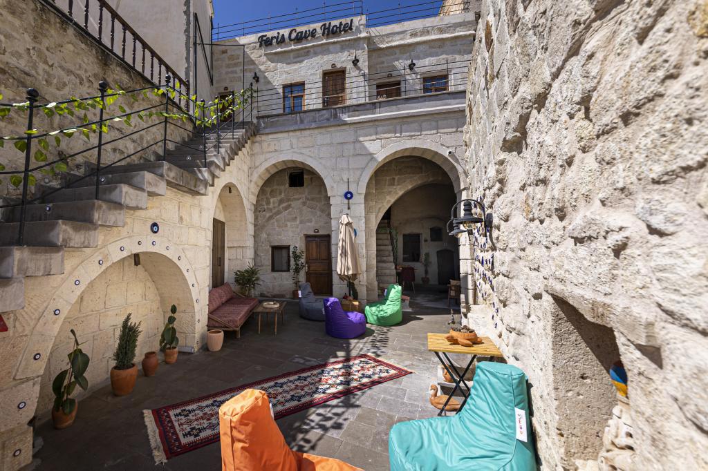 Feris Cave Hotel