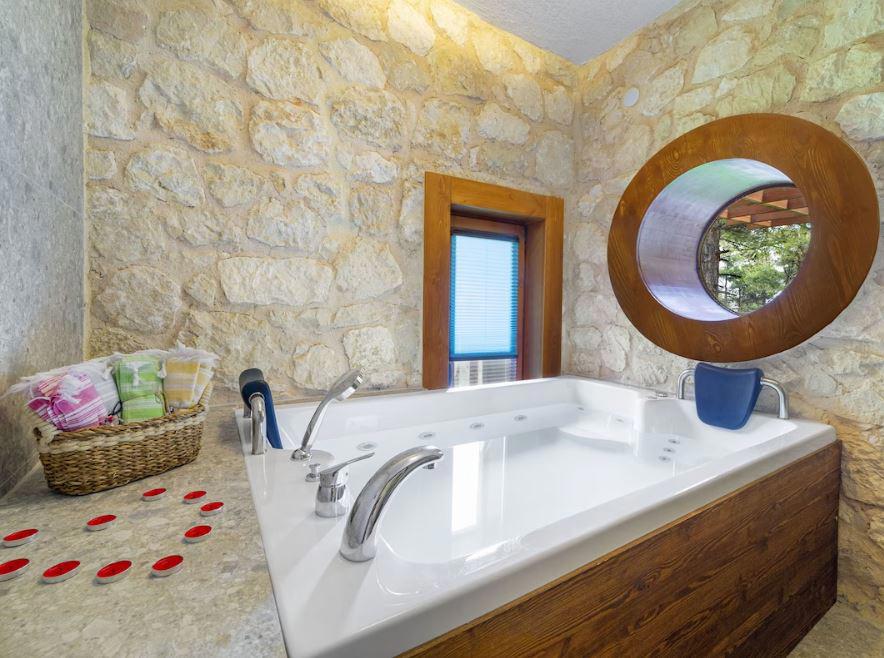 Marisstone Hotel Villa