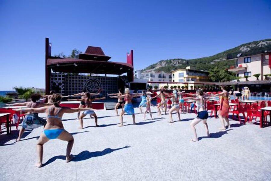 Belrose Beach Hotel