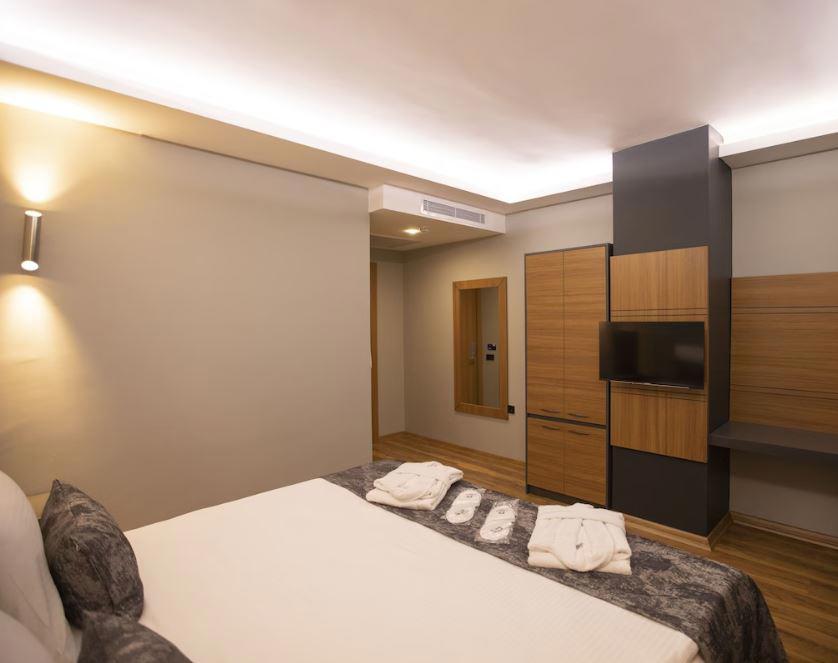 Divares Luxury Hotel