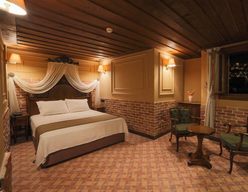 Sam Franss Boutique Hotel