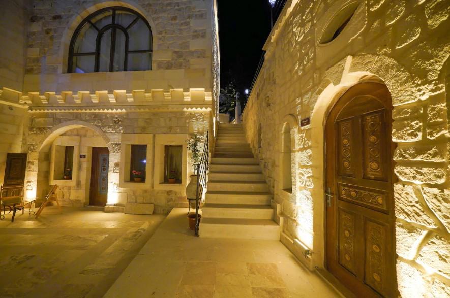 Serenus Cave Suites