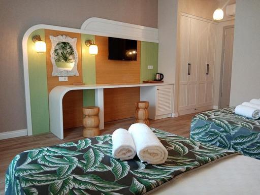 Dolphin Park Hotel