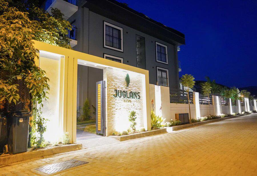 Junglans Suites Apart Hotel