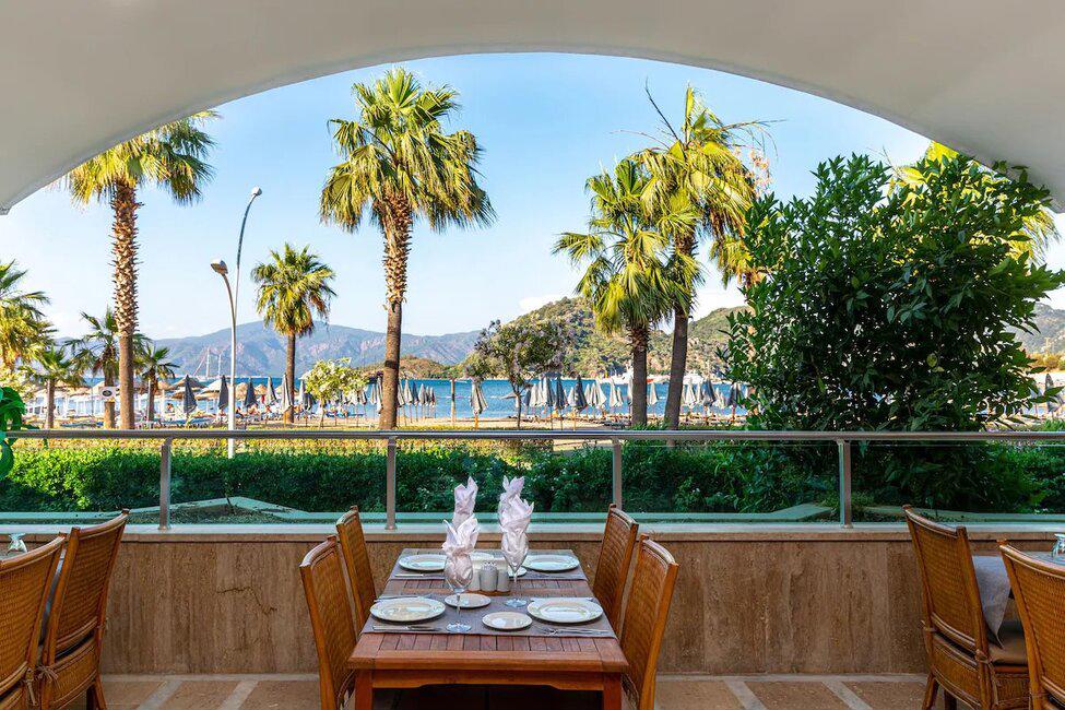 Faros Premium Beach +16 Adult Only