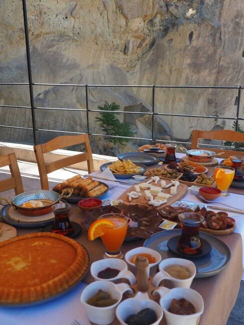 Kapalos Cave Suites