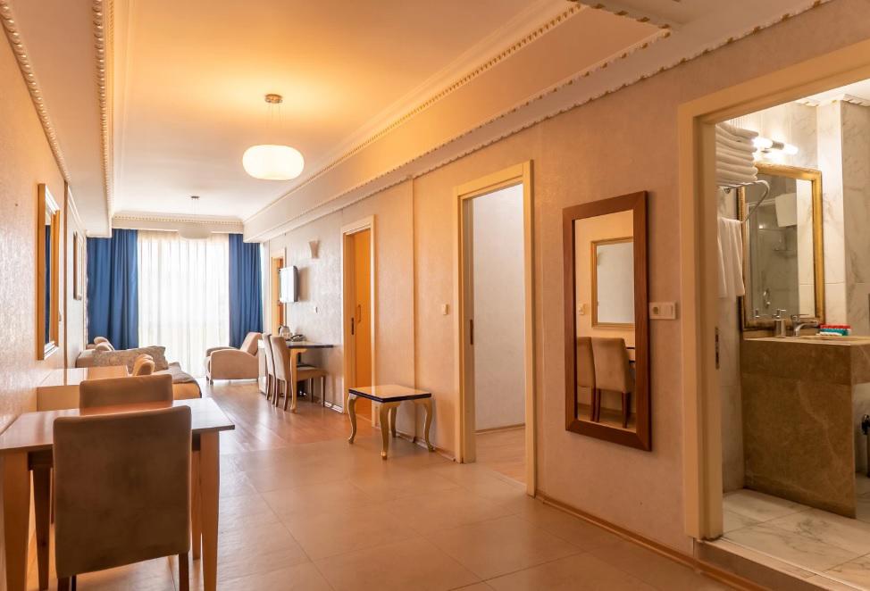 Grand Karot Hotel