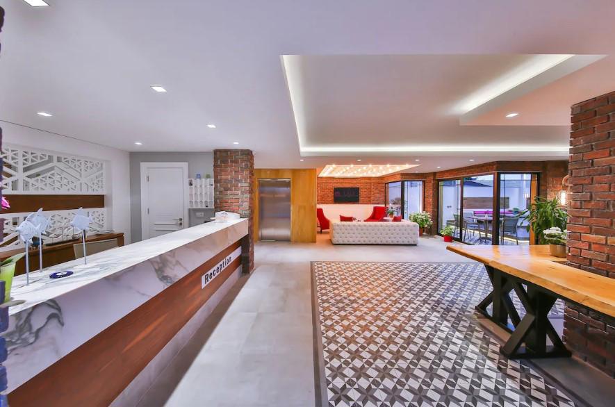Lale Hotel