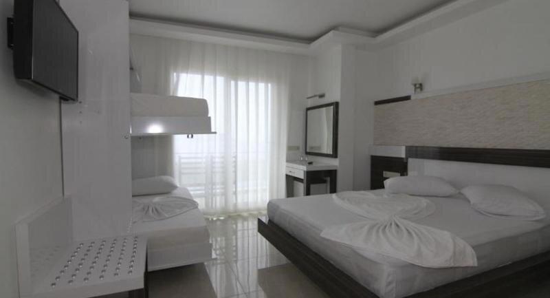 Maki 2 Hotel