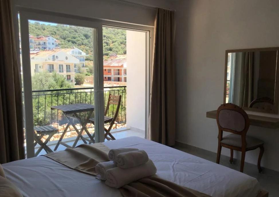 Kaş Ay Işığı Suit Apart