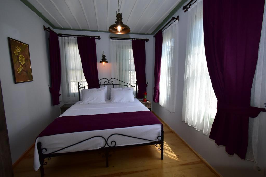 Flora Ayvalık Otel +13 Adult Only