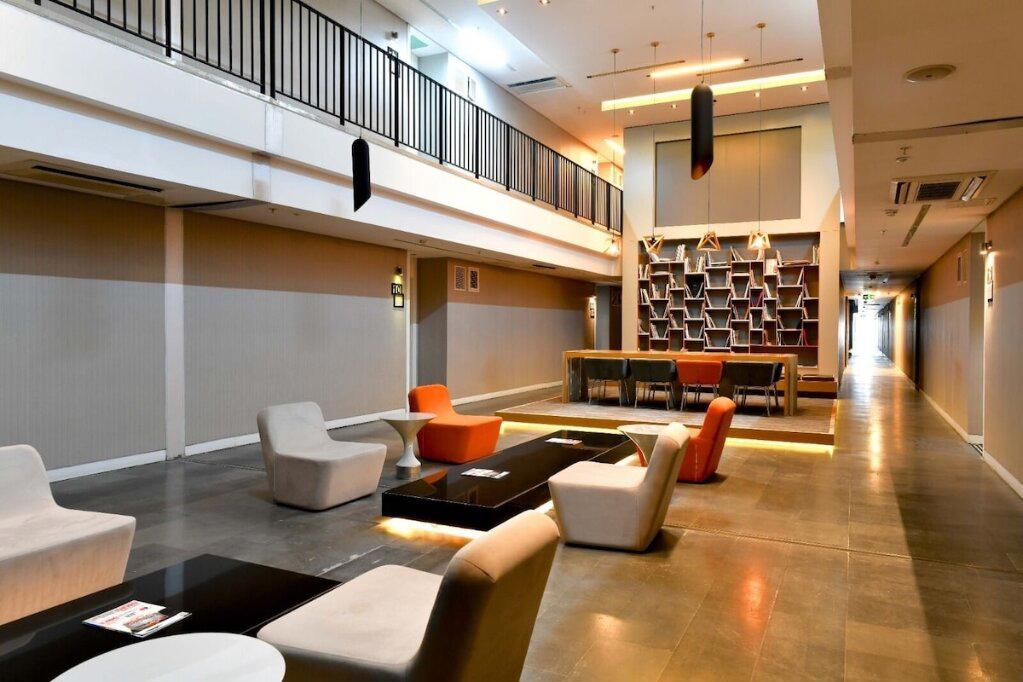 G Tower Furnished Apartment Rentals