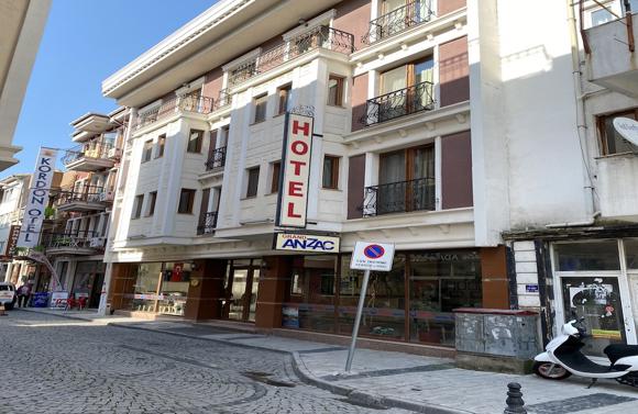 Grand Anzac Hotel