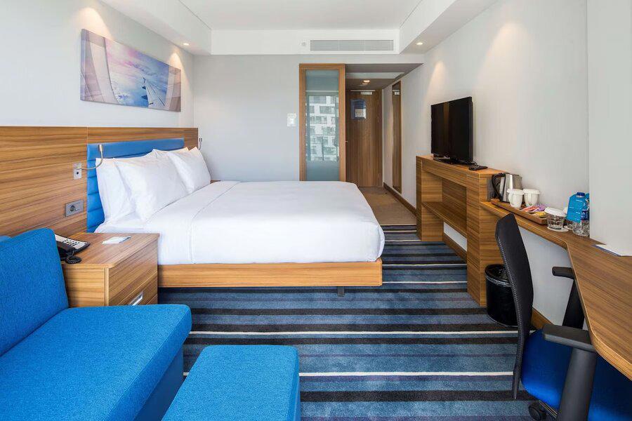 Hampton by Hilton İstanbul Kurtköy