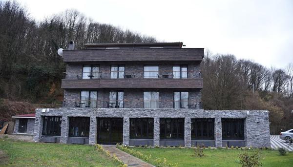 Adess Hotel