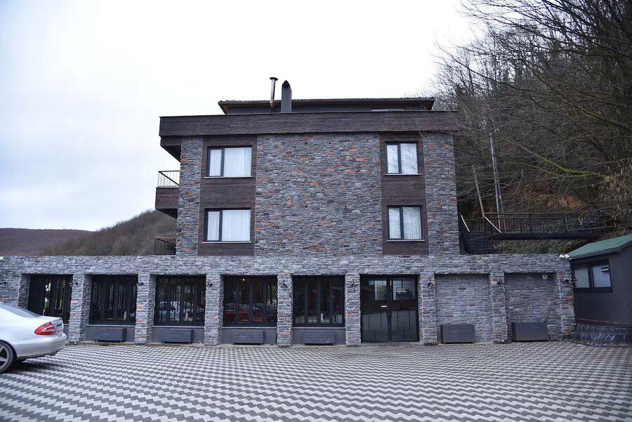 Adess Hotel